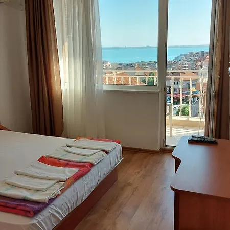 Rona - Free Parking And Sea View 2*