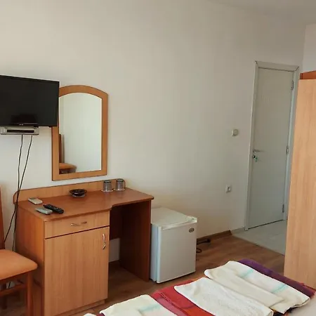 Rona - Free Parking And Sea View Guest house