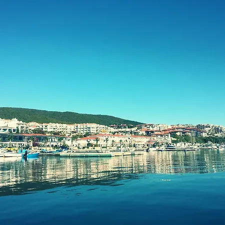 Guest house Rona - Free Parking And Sea View 3*