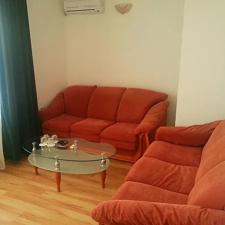 Guest house Rona - Free Parking And Sea View 3*