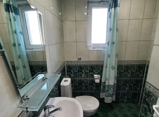 Rona - Free Parking And Sea View Gasthof 3*